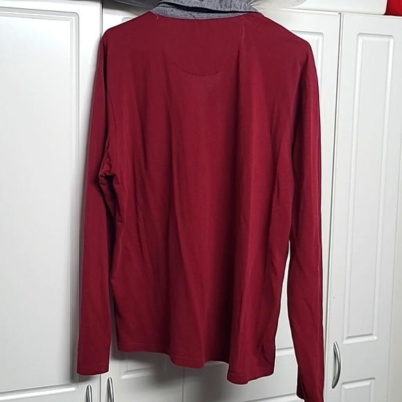 Subtle yet stylish, dark red collared shirt - Picture 2 of 3